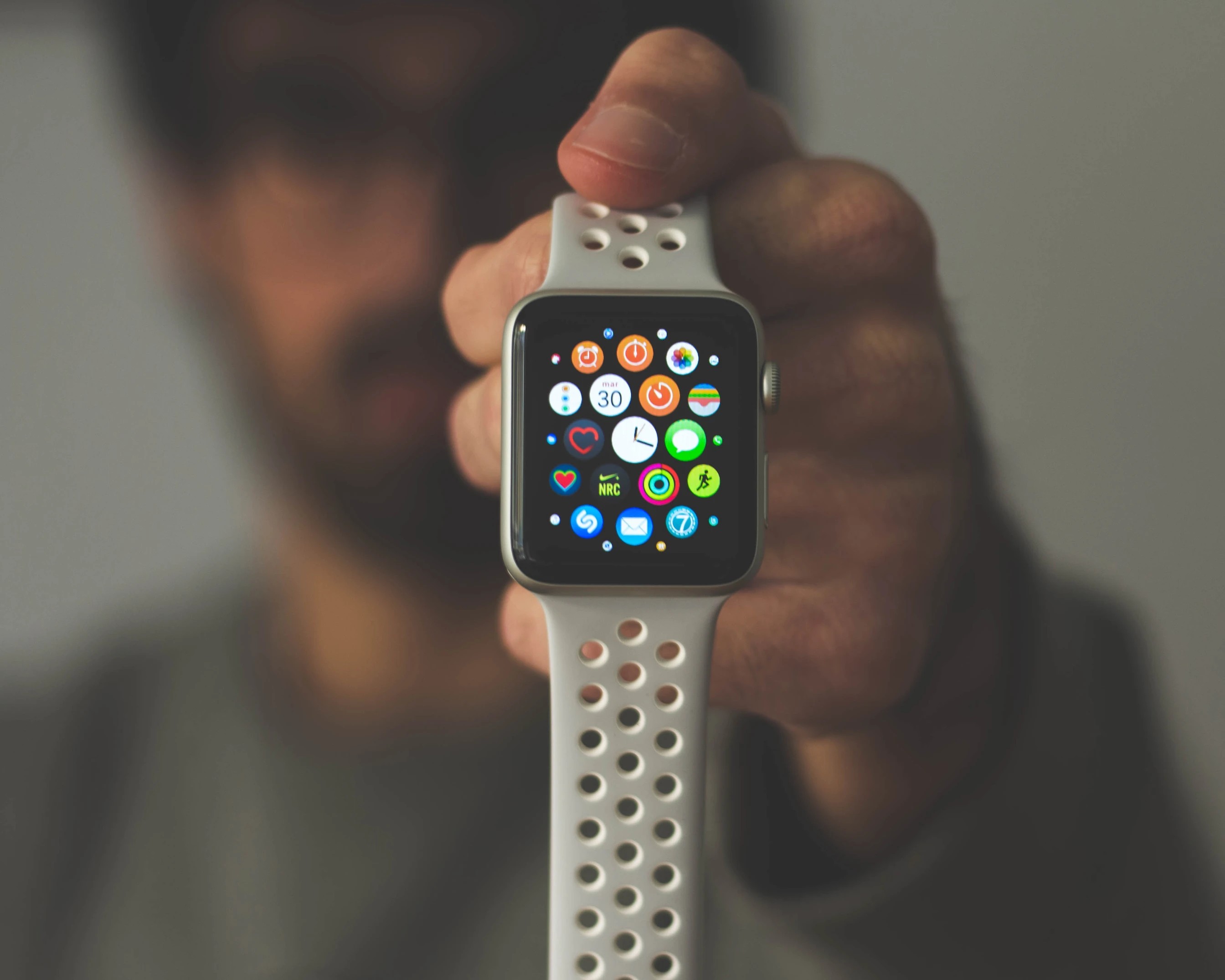 6 Tips To Organize Your Apple Watch So You'll Actually USE IT